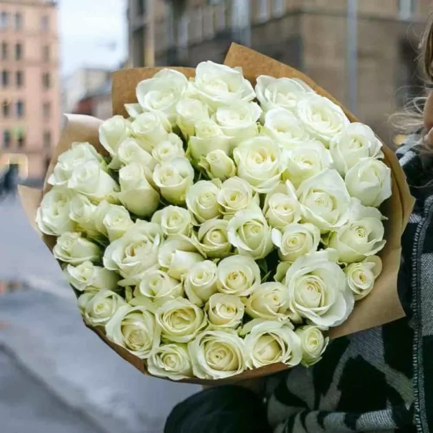 45 white roses