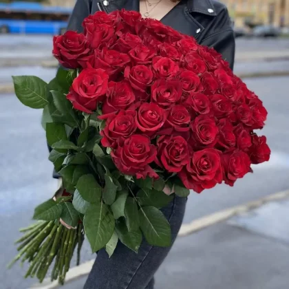 51 Red roses 80cm