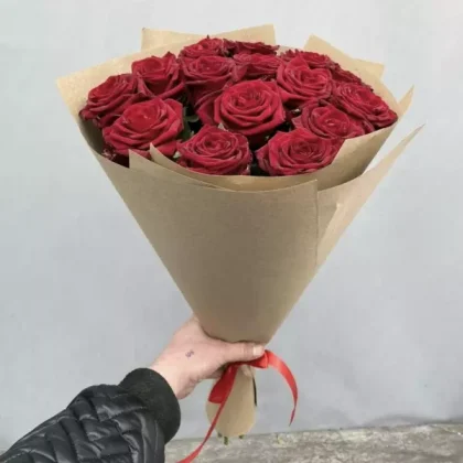 15 красных роз