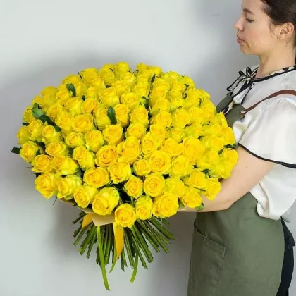 101 желтая роза